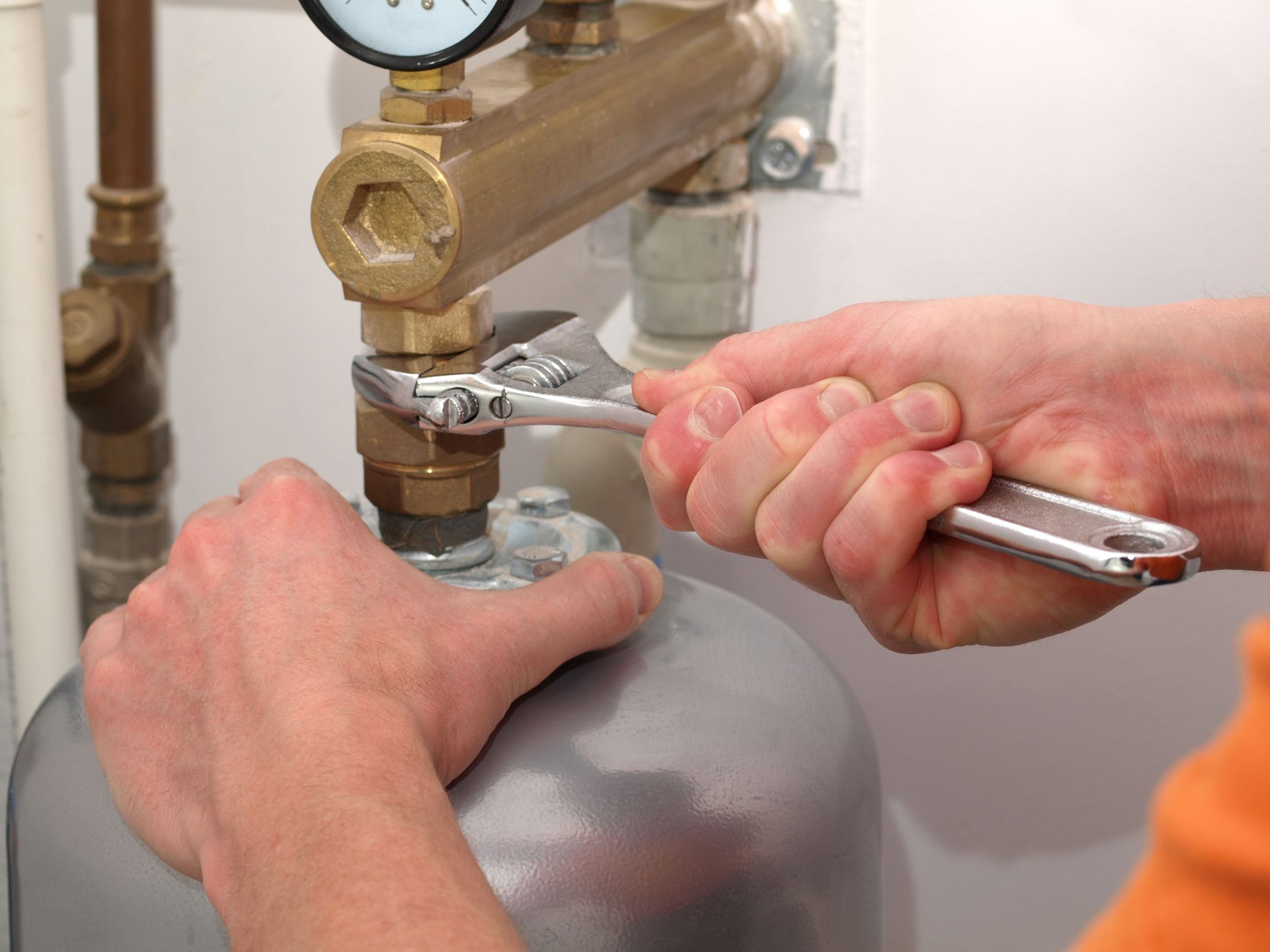 Outsourcing Your Water Heater Replacement in Pittsburgh to Contractors